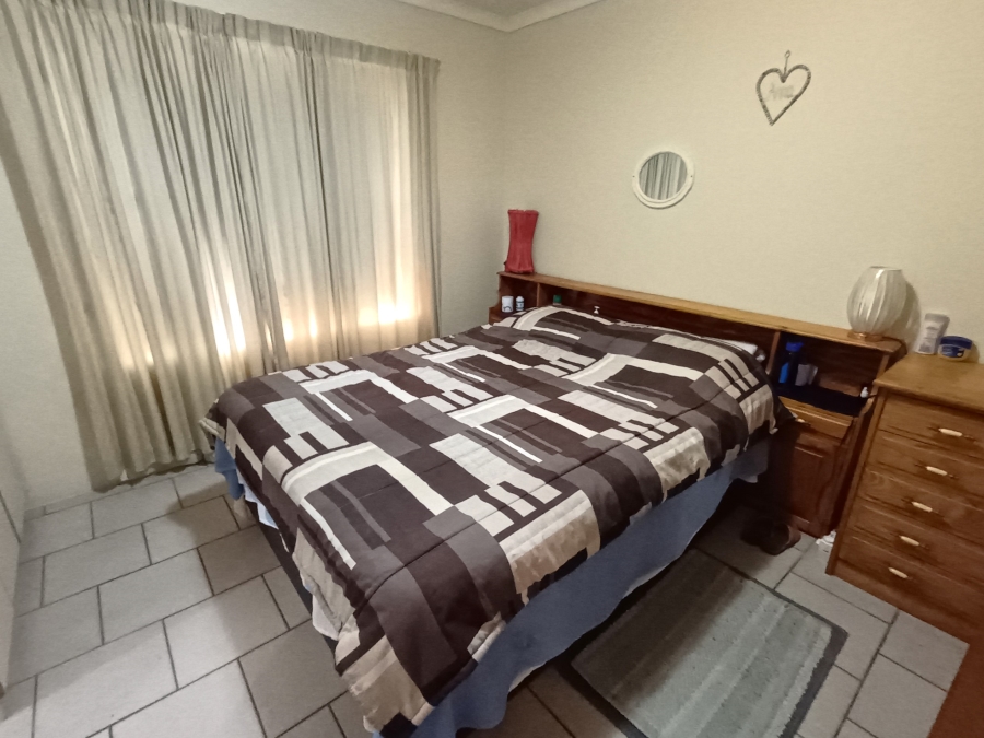 3 Bedroom Property for Sale in Jeffreys Bay Central Eastern Cape